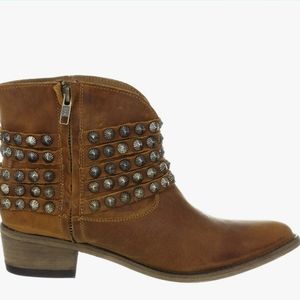 Steve madden strappy ankle boot made in Mexico sz